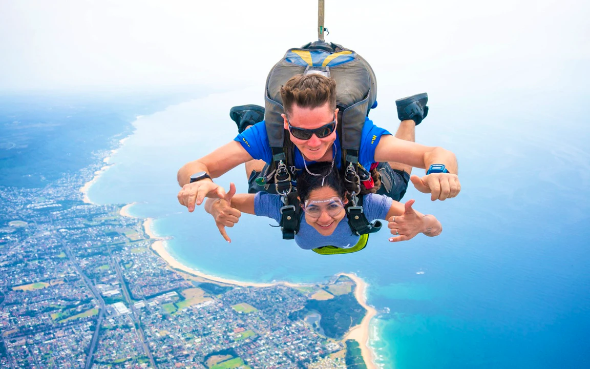Sydney:Tandem Skydiving at Wollongong
